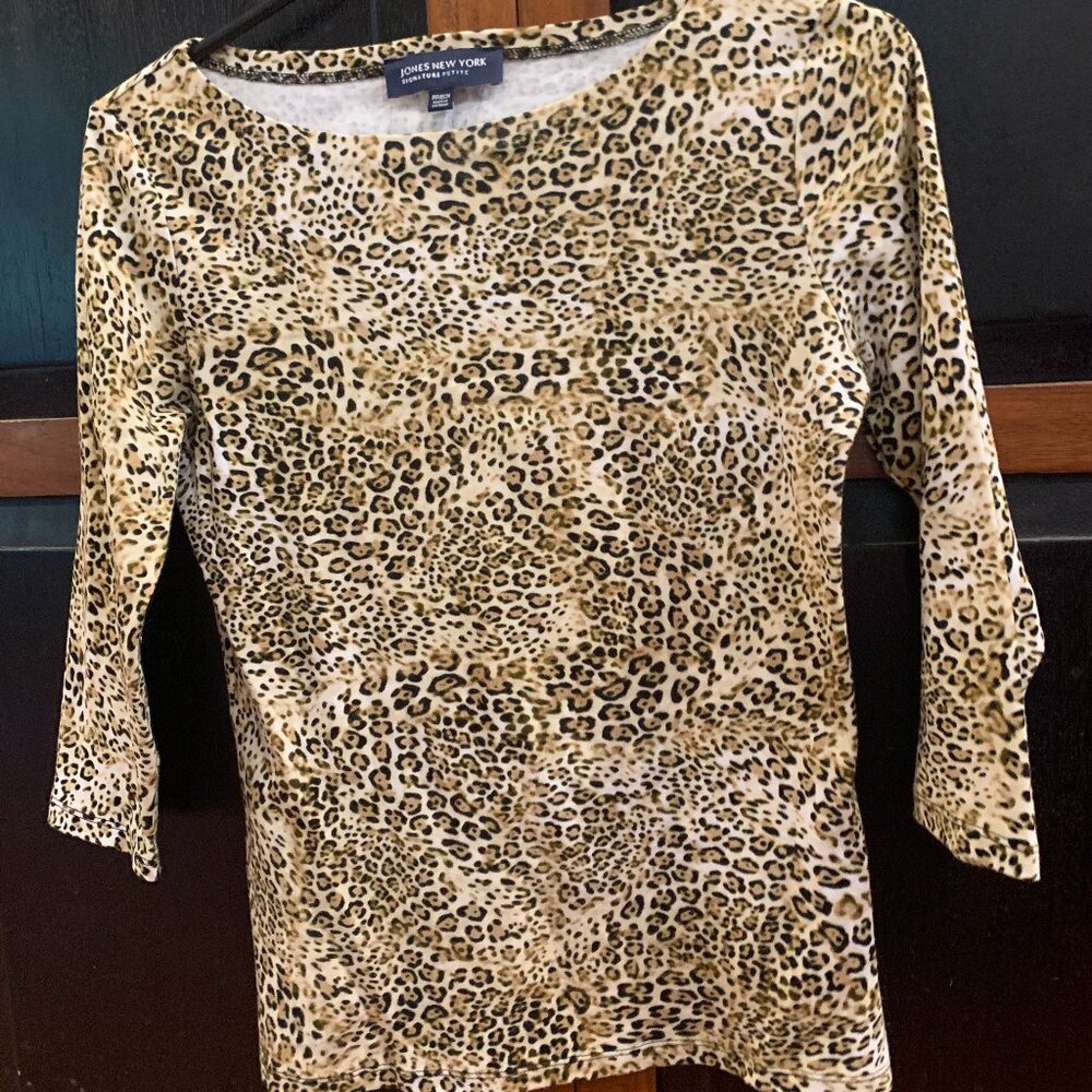 NWOT - Jones New York Leopard print top - Size small